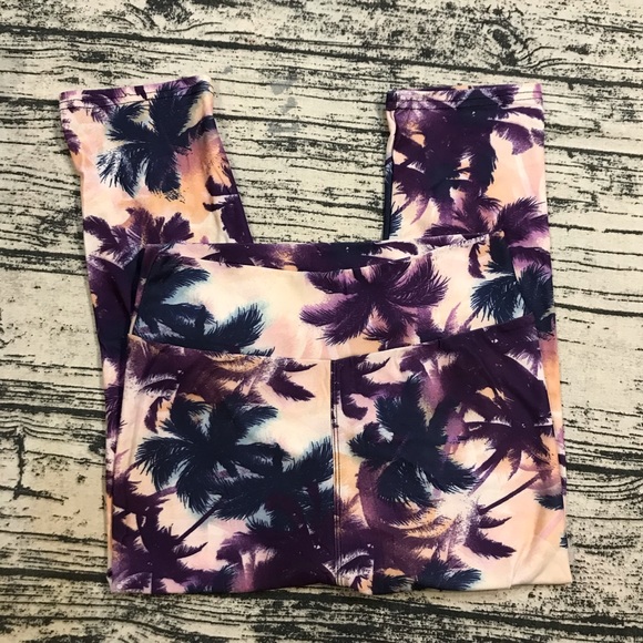 High Waist Capris Leggings - Picture 5 of 7